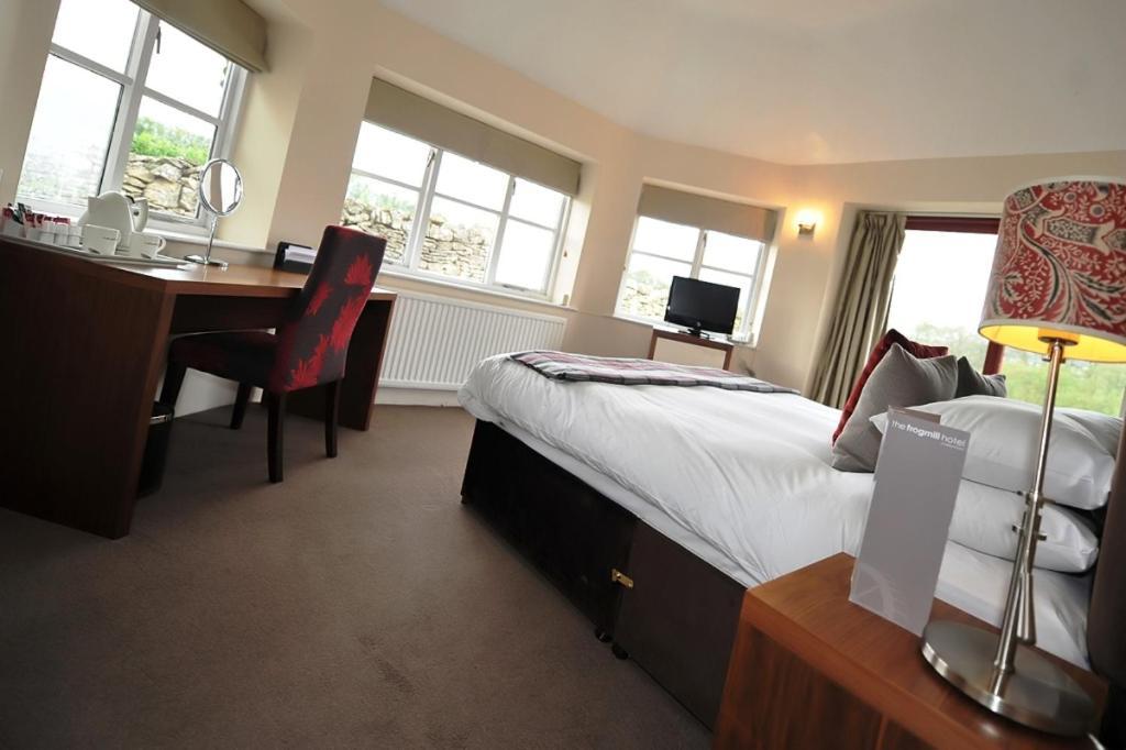 The Frogmill Hotel Shipton  Rom bilde